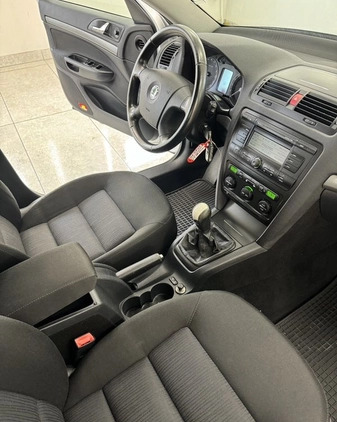 Skoda Octavia cena 15900 przebieg: 221400, rok produkcji 2008 z Sieradz małe 191